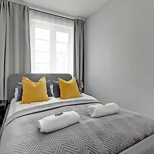 https://the-golden-lions-ogarna.gdanskhotel.org