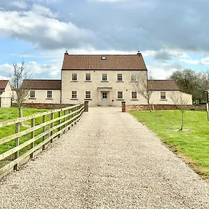 https://salton-lodge.yorkshirehotels.net